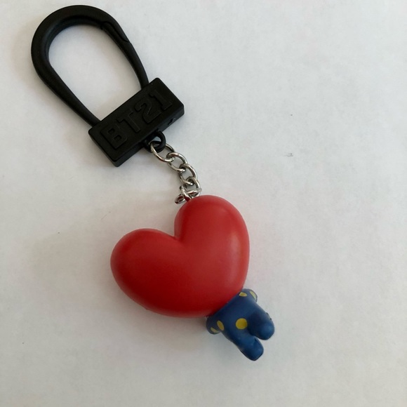 BT21 Backpack Buddies Tata Keychain - Picture 2 of 3